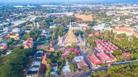  Isan Folk Museum: Ett fascinerande dyk i Thailands rika kulturarv!