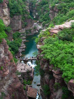 Tifengshan Geopark – En geologisk resa genom tidens gång och en oas för naturenälskare!