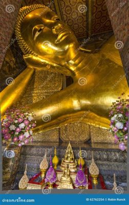 Wat Pho - En Gigantisk Liggande Buddha och Ett Läromedel i Traditionell Medicin!