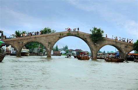 Zhuzhou Fangsheng Bridge Museum - En historisk promenad genom Zhuzhous förflutna!